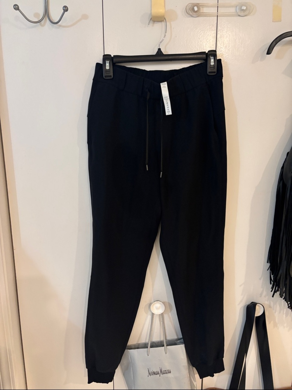 Lululemon jogger solid black pants ladies 4